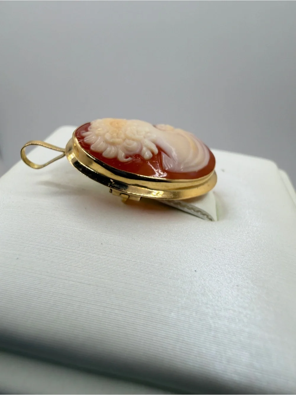 Vintage 18kt (750) Yellow Gold 20x15mm Cameo Pendant/Brooch/Pin combo!‎